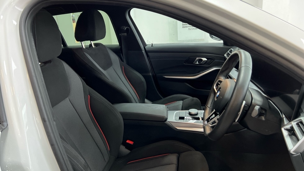 Used BMW 3 Series 2025 for sale - 76552348: Photo 11