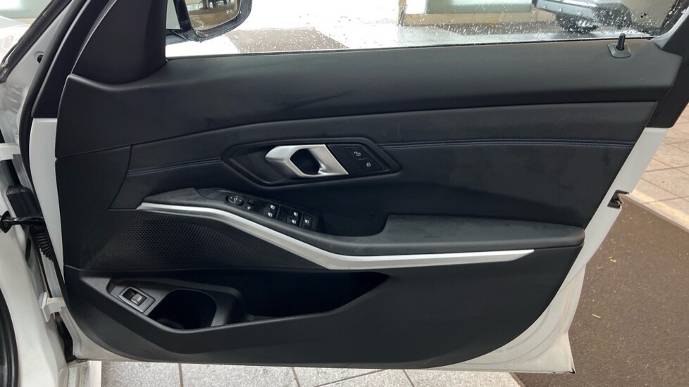 Used BMW 3 Series 2025 for sale - 76552348: Photo 30