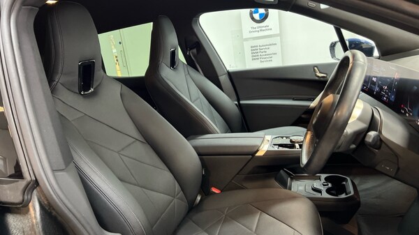 Used BMW iX 2022 for sale - 76140353: Photo 11
