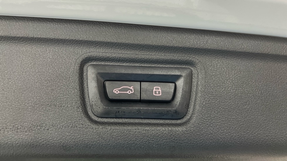 Used BMW 3 Series 2024 for sale - 76580143: Photo 32