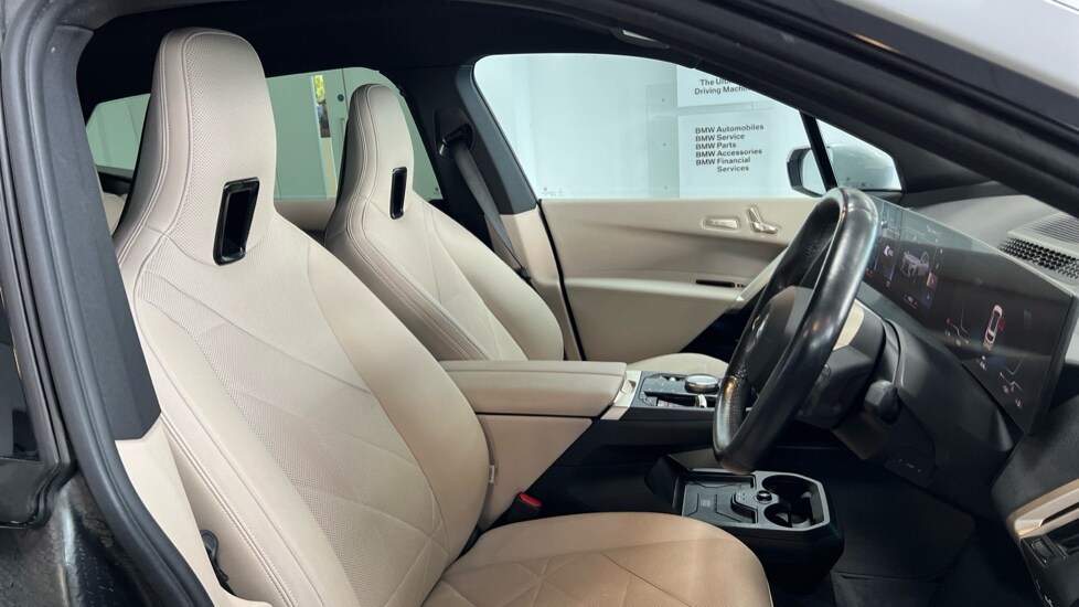 Used BMW iX 2022 for sale - 76966784: Photo 11