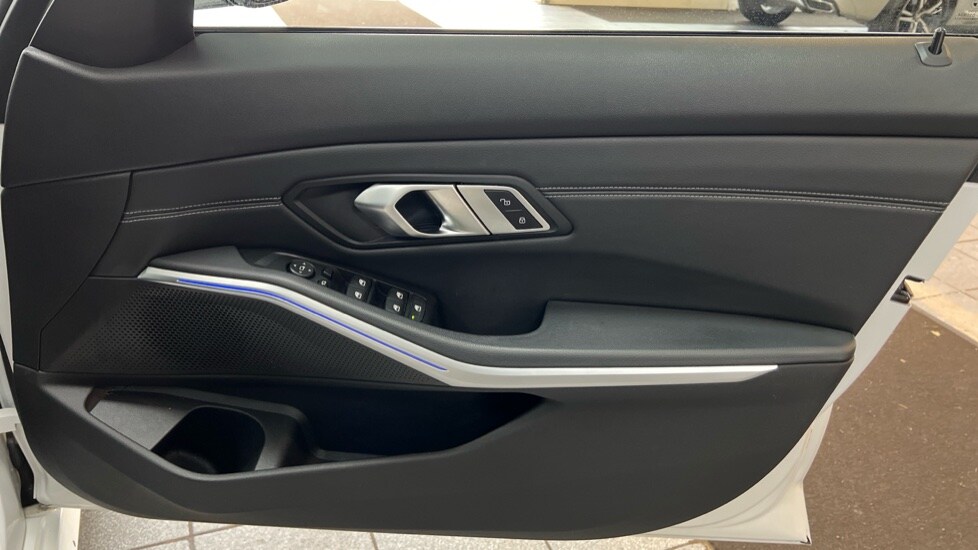 Used BMW 3 Series 2020 for sale - 76140082: Photo 32