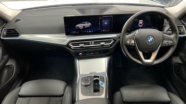 Used BMW i4 2023 for sale - 76140395: Photo 4