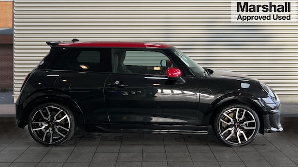Used MINI Cooper 2024 for sale - 76321890: Photo 2