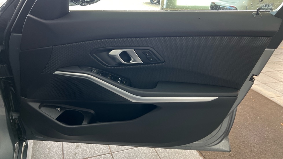 Used BMW 3 Series 2025 for sale - 76466225: Photo 32