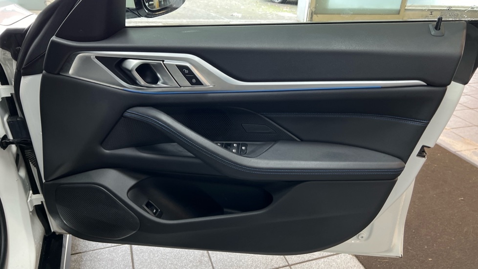 Used BMW i4 2022 for sale - 76487455: Photo 32