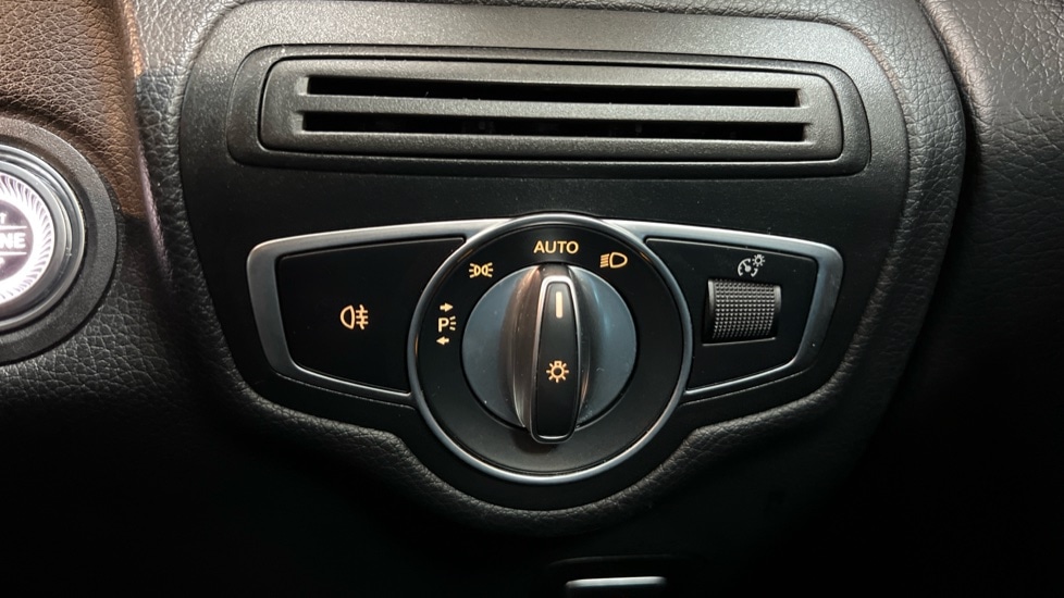 Used Mercedes-Benz GLC 2020 for sale - 77067891: Photo 38