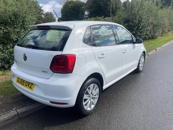 Used Volkswagen Polo 2015 for sale - 75937579: Photo