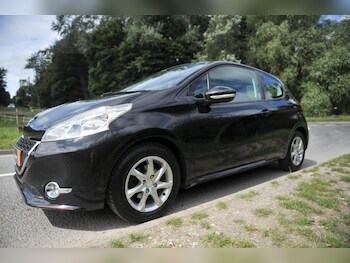 Used Peugeot 208 2012 for sale - 75777132: Photo