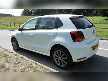 Used Volkswagen Polo 2015 for sale - 75503105: Photo