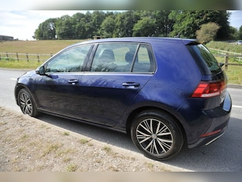 Used Volkswagen Golf 2017 for sale - 75665847: Photo