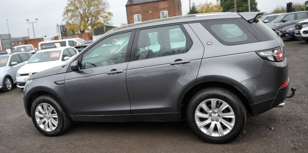 Used Land Rover Discovery Sport 2015 for sale - 76569833: Photo 4