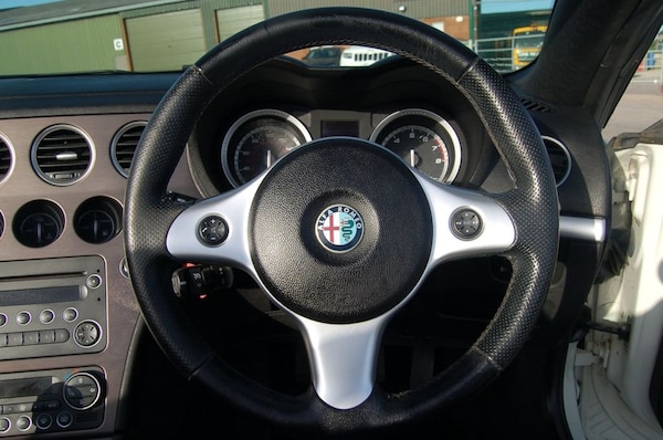 Used Alfa Romeo Spider 2008 for sale - 68546108: Photo 24