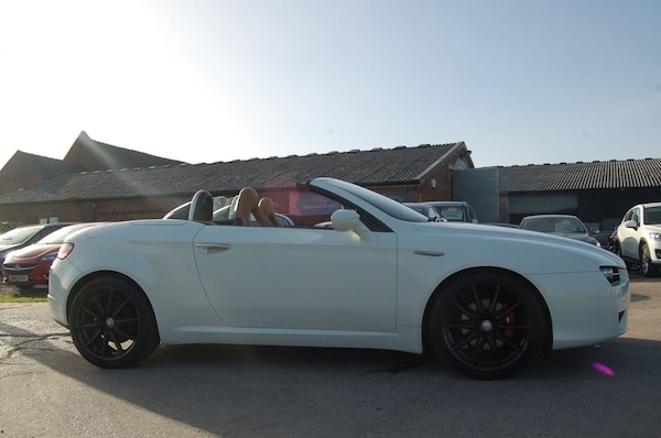 Used Alfa Romeo Spider 2008 for sale - 68546108: Photo 2