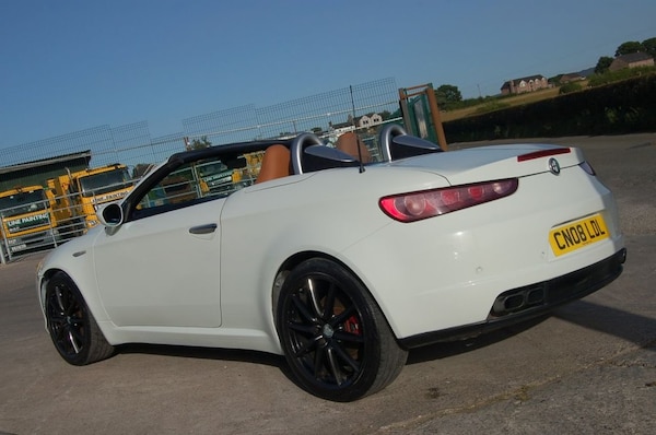 Used Alfa Romeo Spider 2008 for sale - 68546108: Photo 5