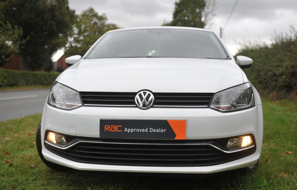 Used Volkswagen Polo 2015 for sale - 76386091: Photo 2