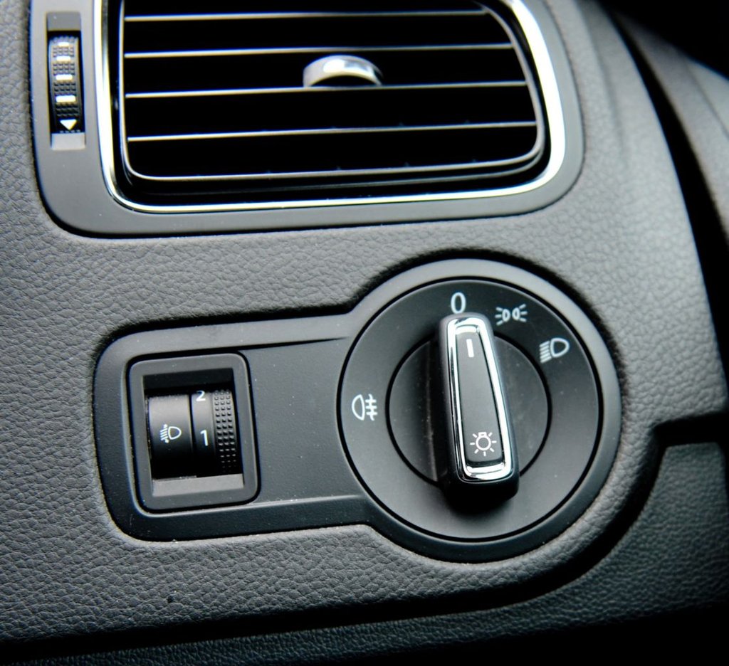 Used Volkswagen Polo 2015 for sale - 76386091: Photo 24