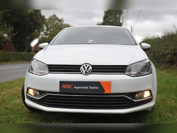 Used Volkswagen Polo 2015 for sale - 76386091: Photo