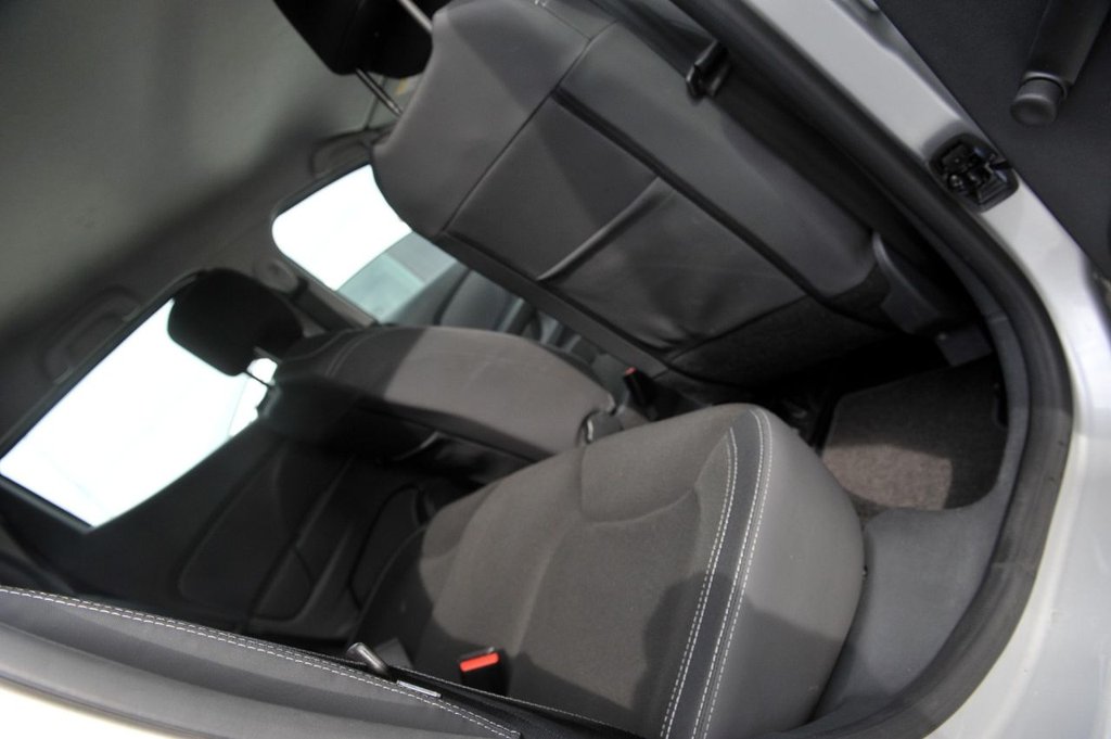 Used Renault Clio 2018 for sale - 76417151: Photo 18