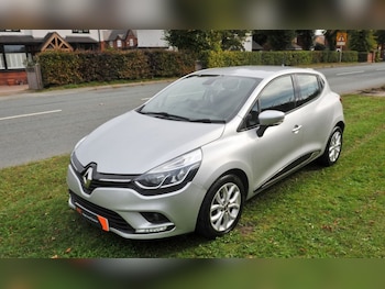 Used Renault Clio 2018 for sale - 76417151: Photo