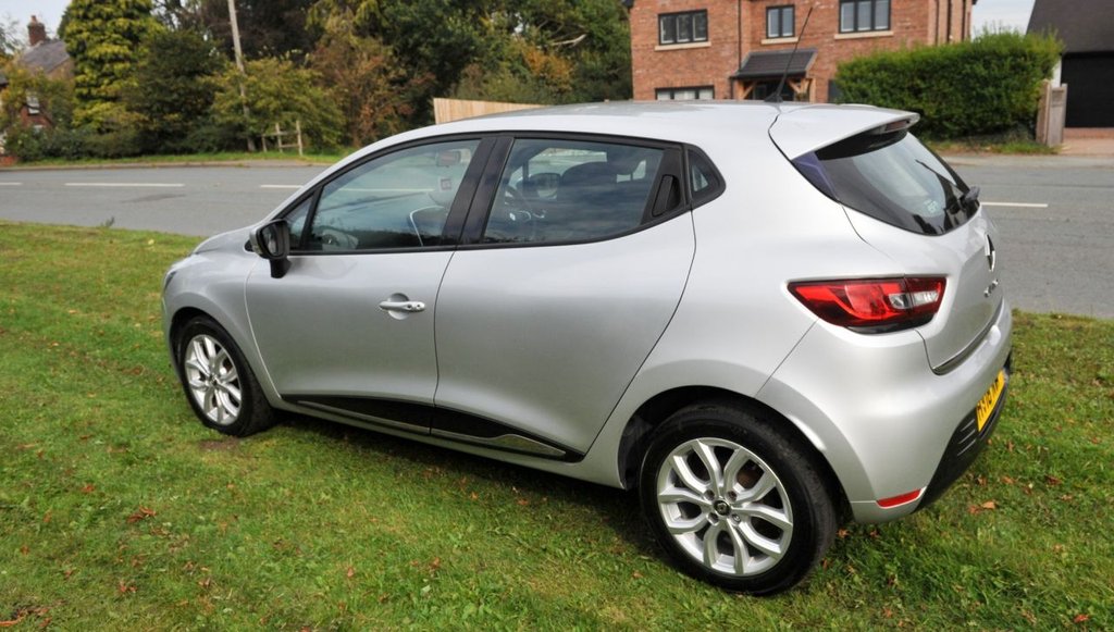 Used Renault Clio 2018 for sale - 76417151: Photo 5