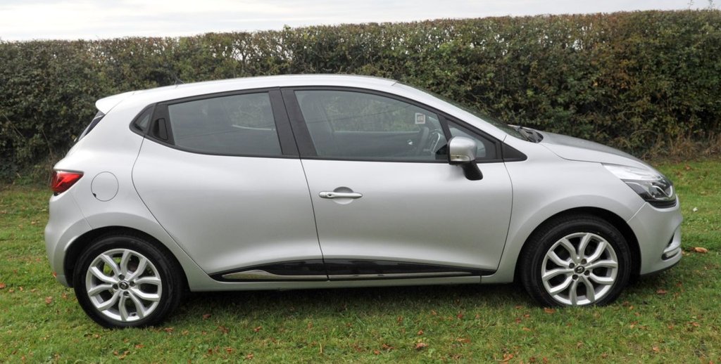 Used Renault Clio 2018 for sale - 76417151: Photo 9