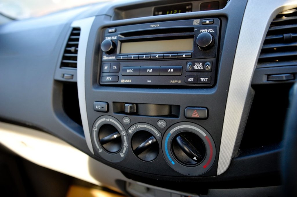 Used Toyota Hilux 2006 for sale - 76569975: Photo 18