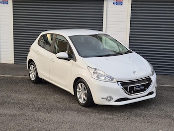 Used Peugeot 208 2013 for sale - 77025304: Photo