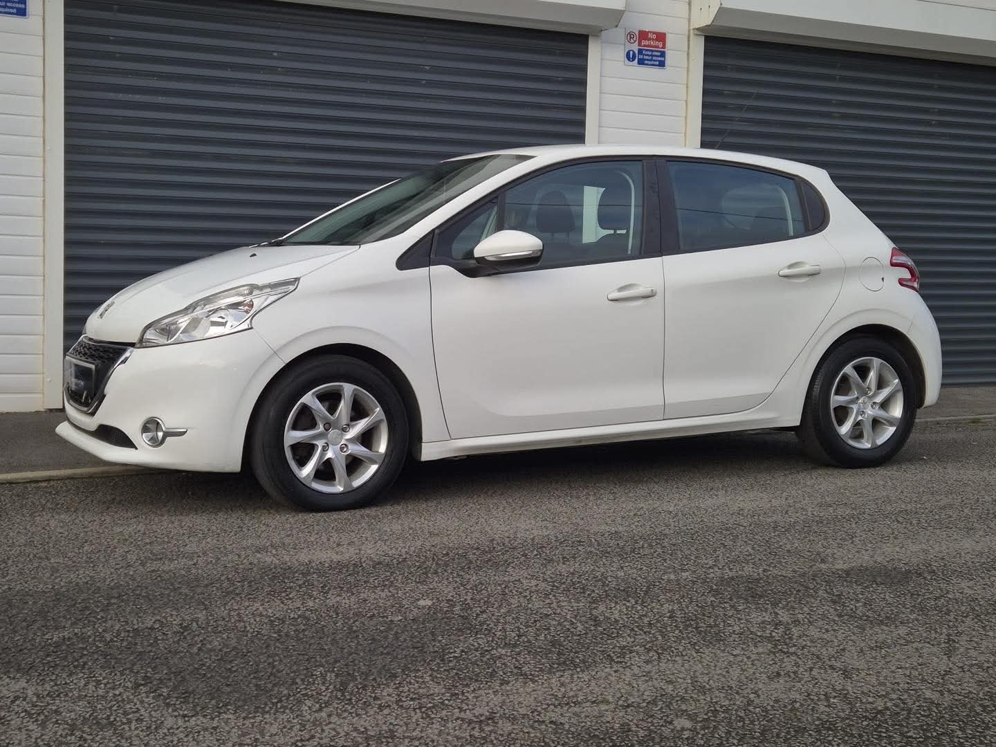 Used Peugeot 208 2013 for sale - 77025304: Photo 6