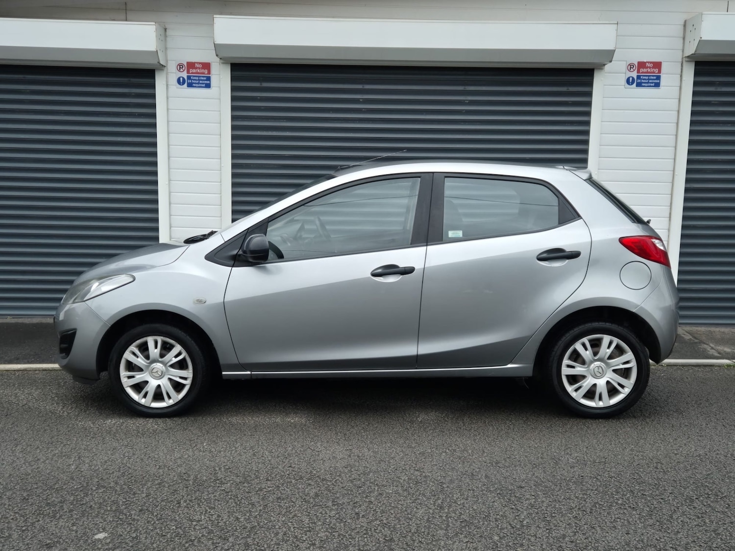 Used Mazda Mazda2 2013 for sale - 76426799: Photo 8