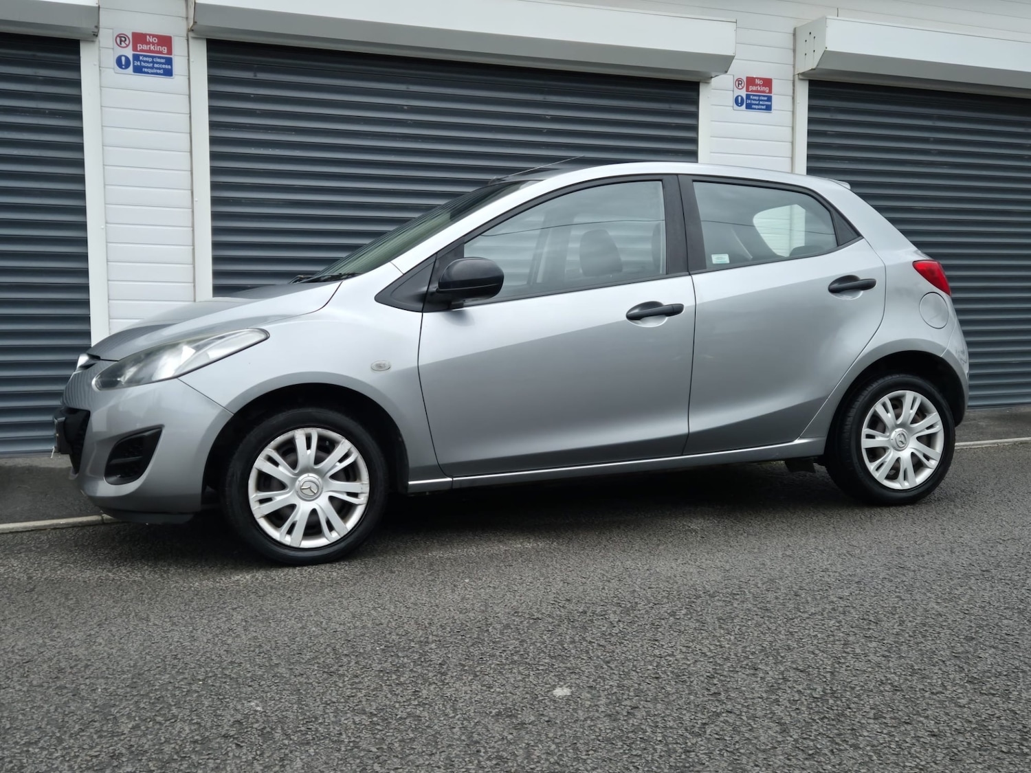 Used Mazda Mazda2 2013 for sale - 76426799: Photo 9