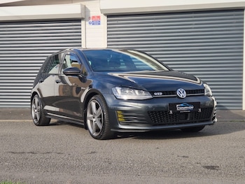 Volkswagen - Golf