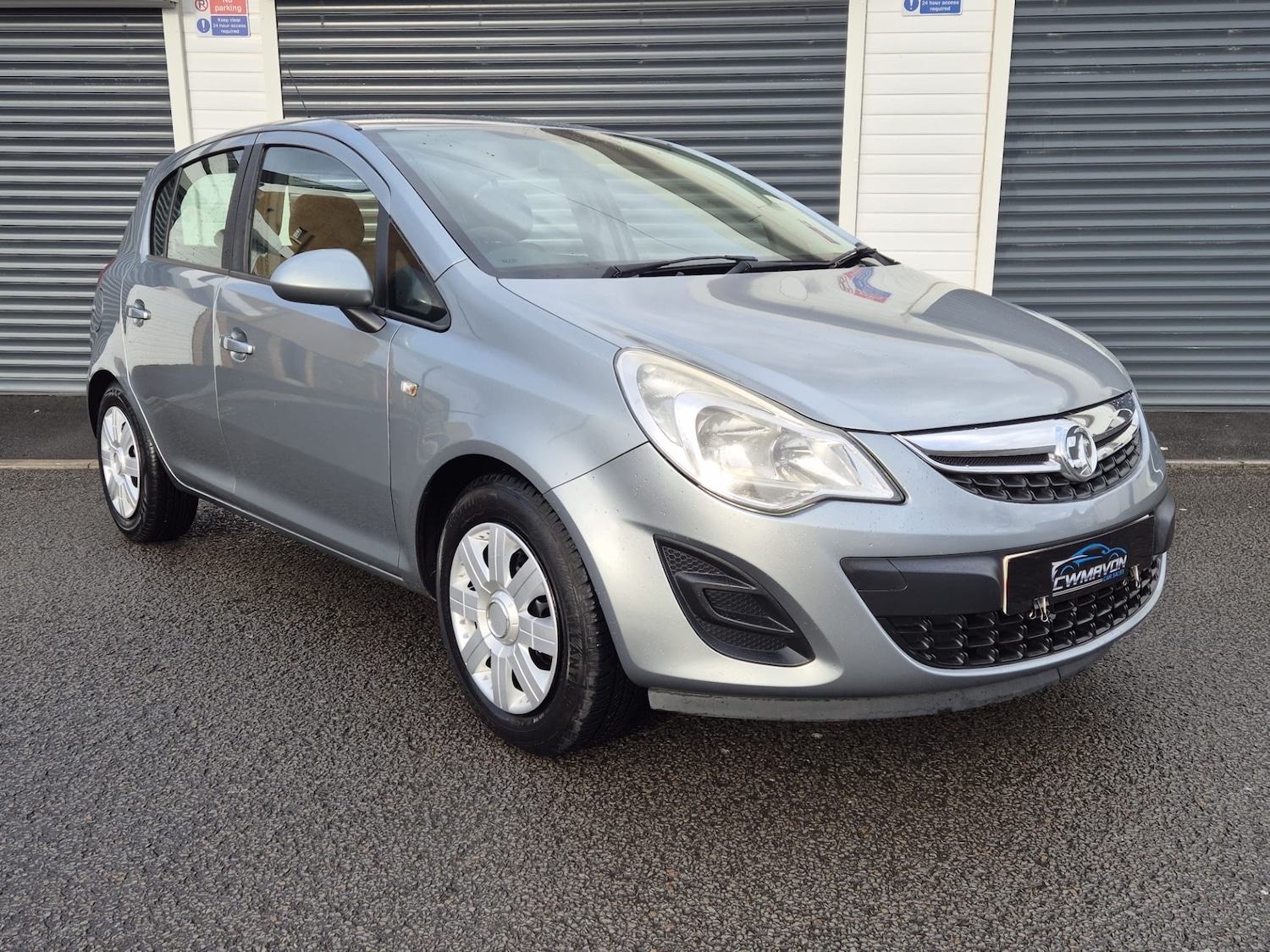 Used Vauxhall Corsa 2012 for sale - 77300788: Photo 2