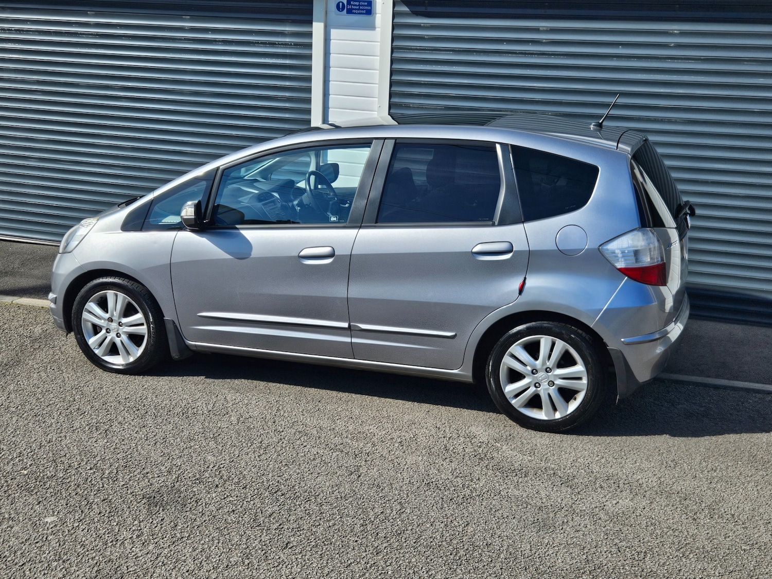 Used Honda Jazz 2011 for sale - 77932685: Photo 8