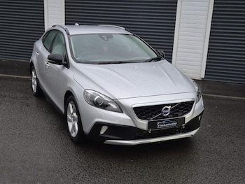 Used Volvo V40 2016 for sale - 77025324: Photo