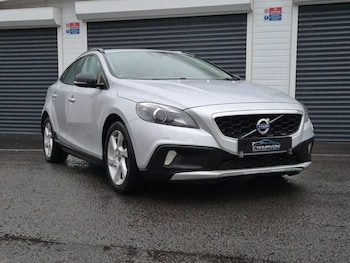 Used Volvo V40 2016 for sale - 77025324: Photo