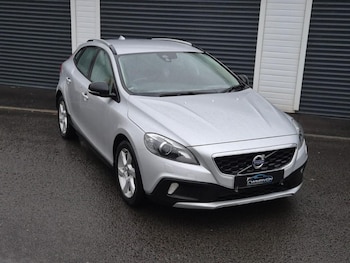 Used Volvo V40 2016 for sale - 77025324: Photo