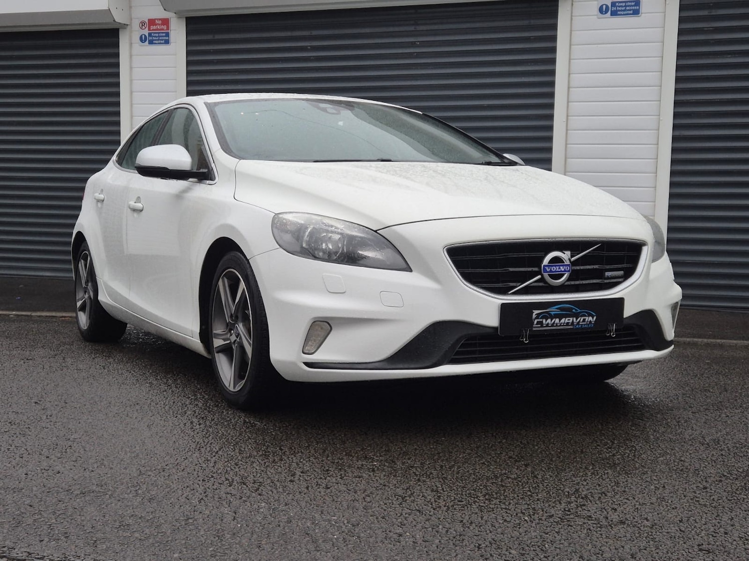 Used Volvo V40 2014 for sale - 76709801: Photo 2