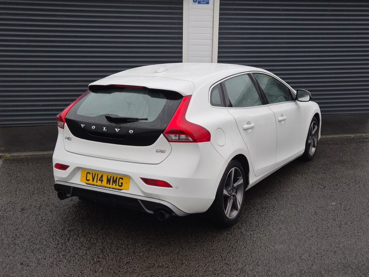 Used Volvo V40 2014 for sale - 76709801: Photo 9