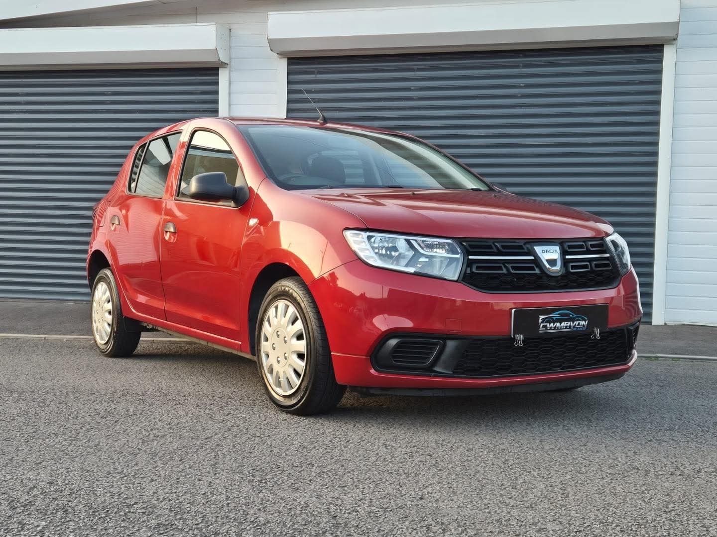 Used Dacia Sandero 2017 for sale - 77024359: Photo 2