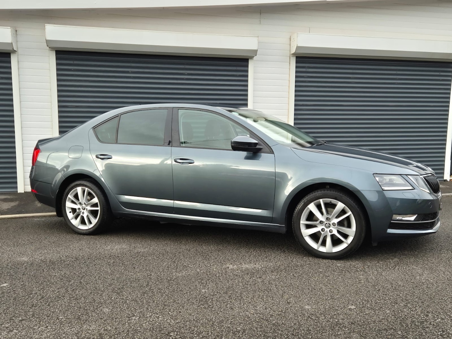 Used Skoda Octavia 2018 for sale - 76000422: Photo 2