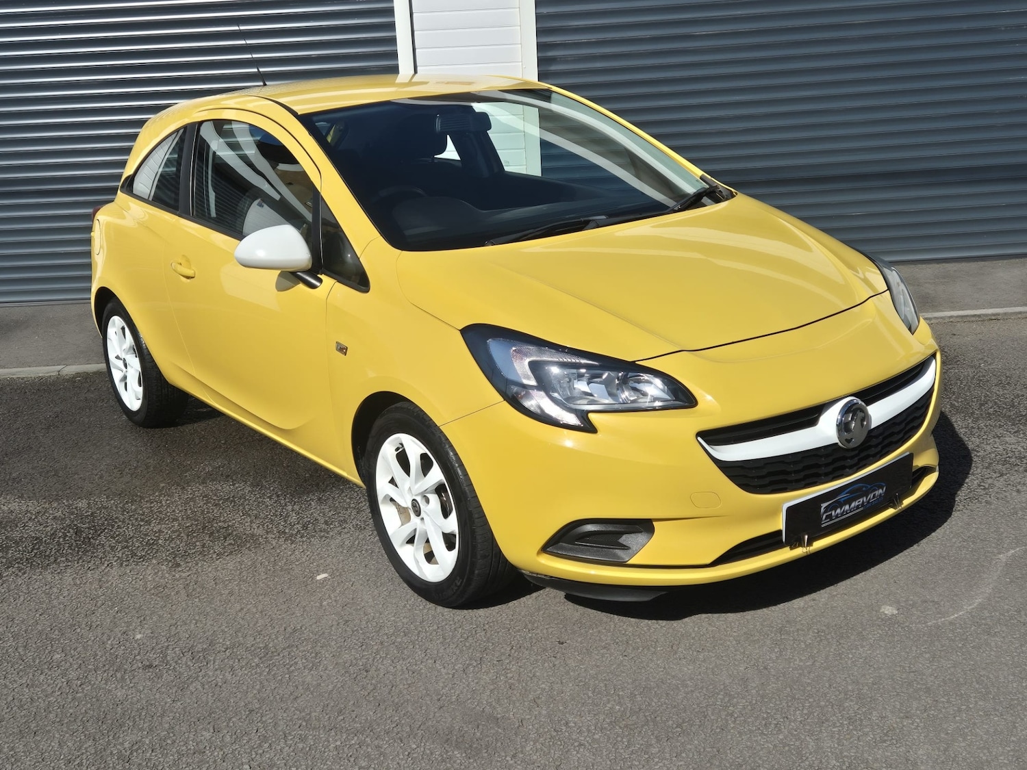 Used Vauxhall Corsa 2015 for sale - 77918786: Photo 2