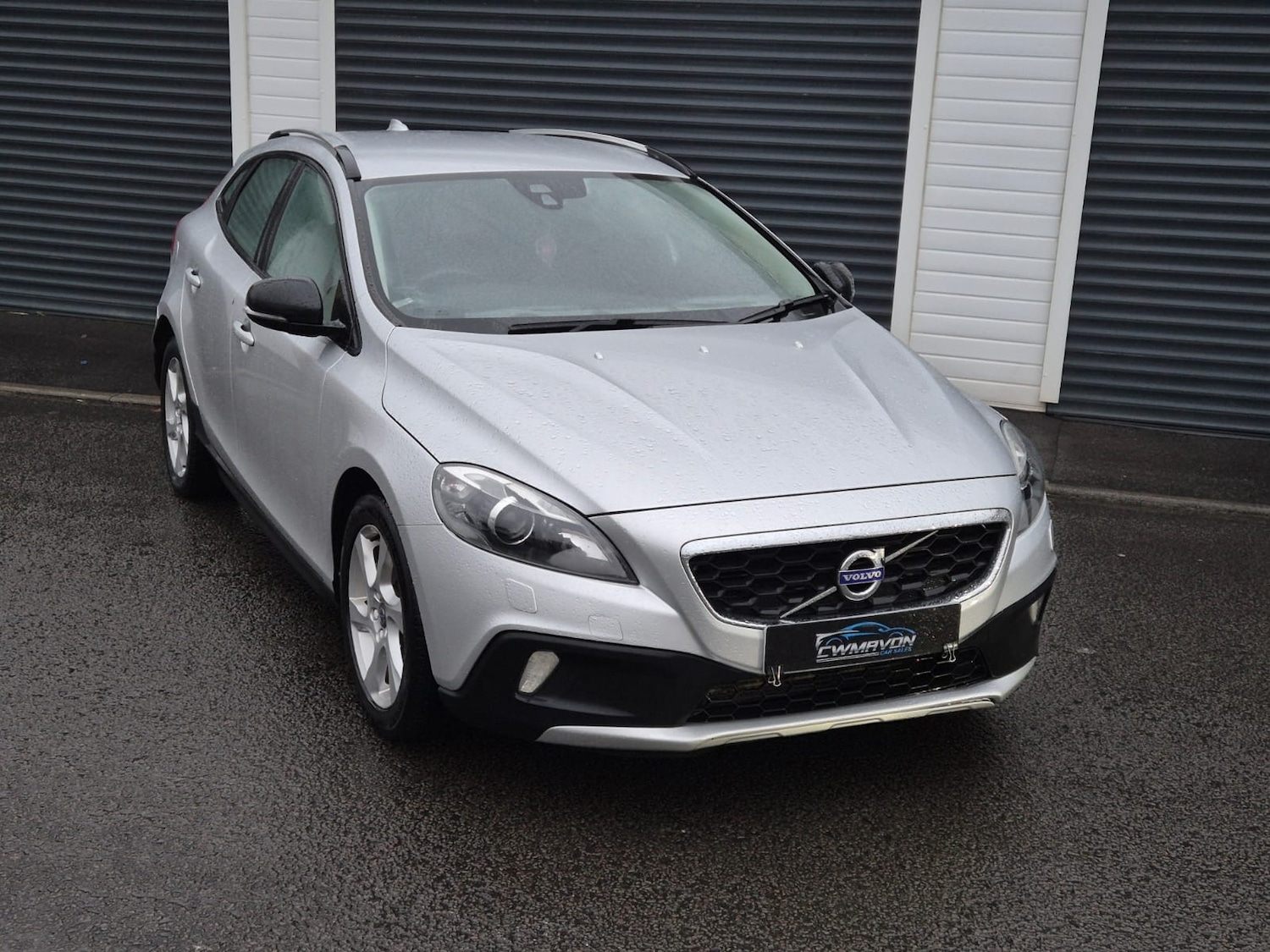 Used Volvo V40 2016 for sale - 76709789: Photo 1