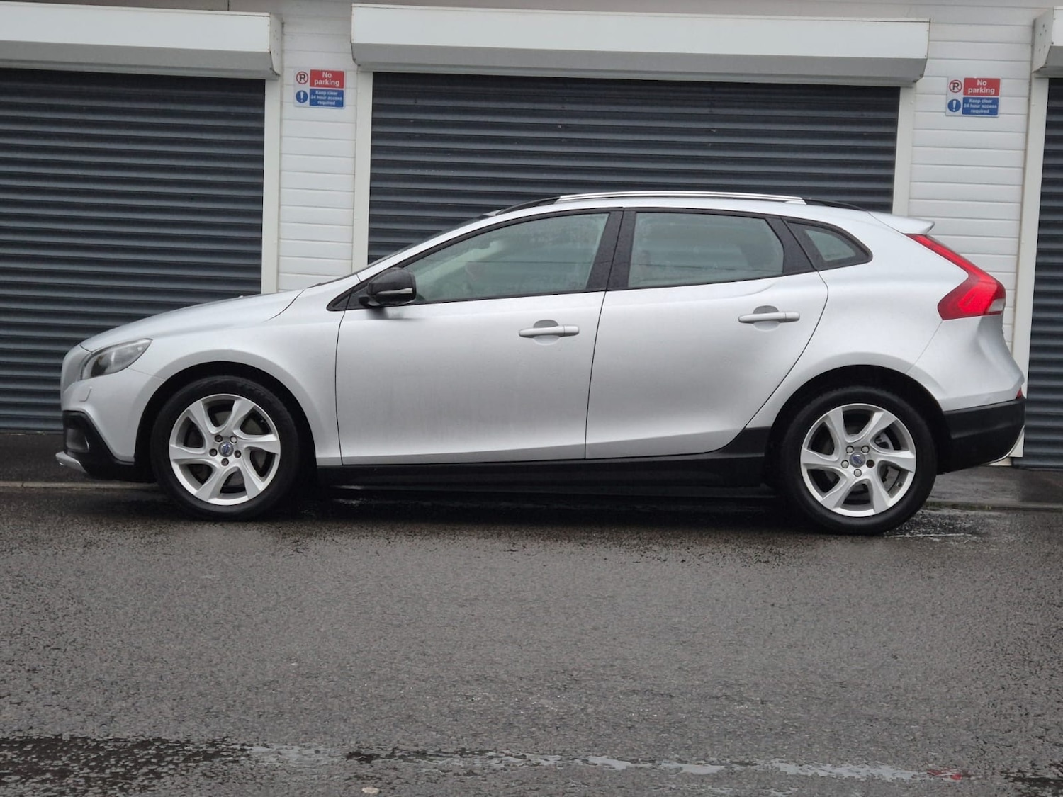 Used Volvo V40 2016 for sale - 76709789: Photo 8