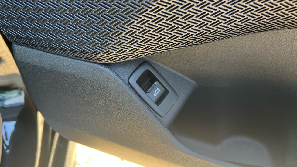 Used BMW iX1 2023 for sale - 76372832: Photo 51