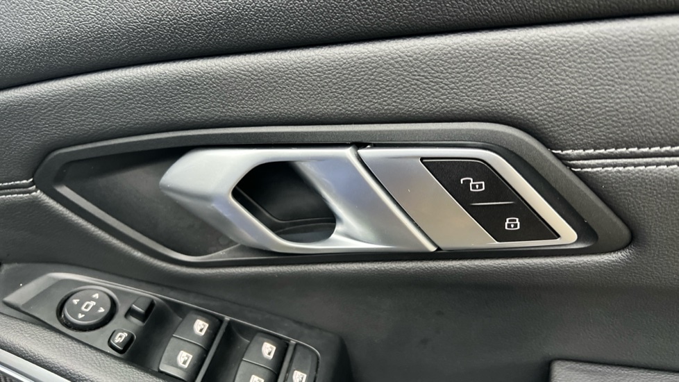 Used BMW 3 Series 2020 for sale - 76894538: Photo 32