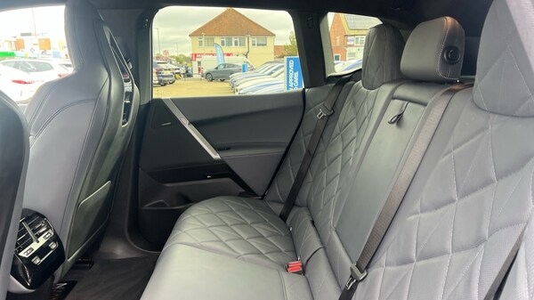 Used BMW iX 2025 for sale - 76203738: Photo 12