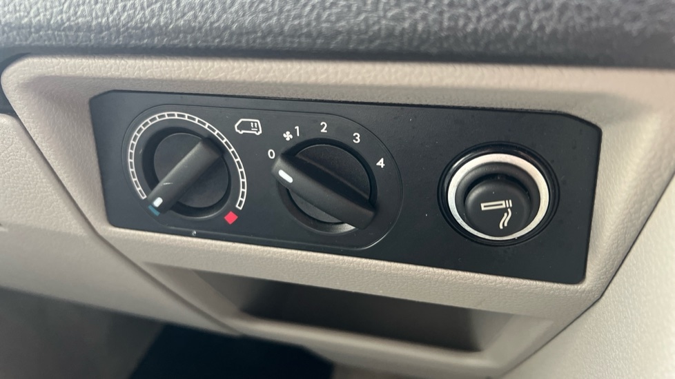 Used Volkswagen California 2018 for sale - 76635587: Photo 32