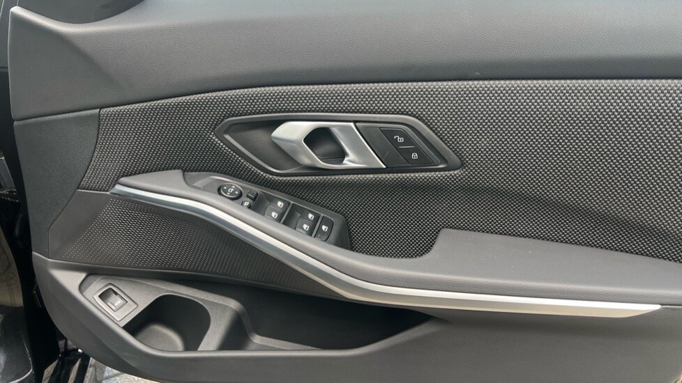 Used BMW 3 Series 2025 for sale - 76244440: Photo 28