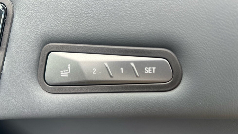 Used BMW iX 2025 for sale - 76609675: Photo 32